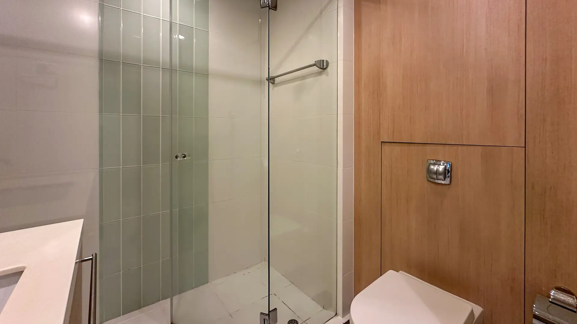The Sail @ Marina Bay 1 Bedroom Bathroom Pictures